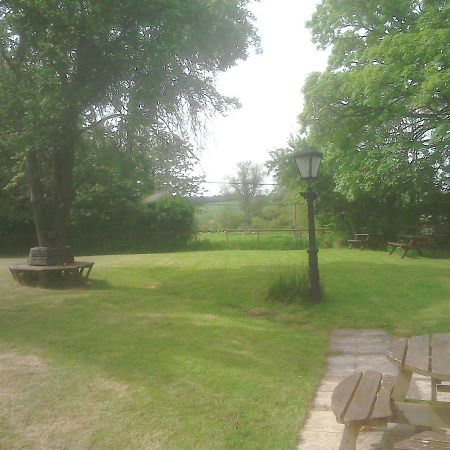 The Crown Inn Alvediston Exterior photo